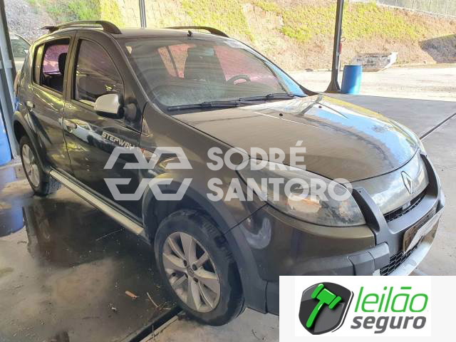 LOTE 028  RENAULT/SANDERO STEPWAY 1.6 16V HI-FLEX 2013