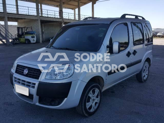 LOTE 015 - FIAT DOBLO Essence 1.8 16V (Flex) 2015